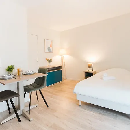 Zenitude Hôtel-résidences St-berthevin Laval *